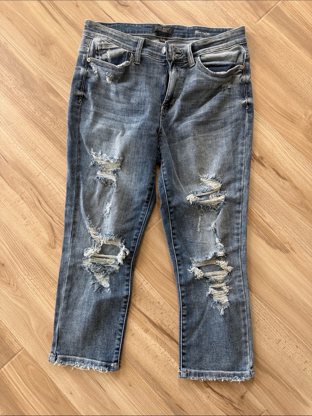 Judy Blue Faded Blue Distressed Ankle Jeans
